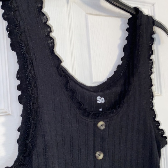 So Black Scoop Neck Button Front Tank Top NWT - Picture 3 of 8